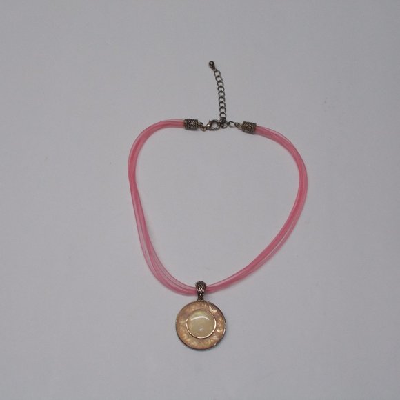 Beautiful vintage necklace, pendant approximately 1 7/8"x1 1/4" - Picture 3 of 4